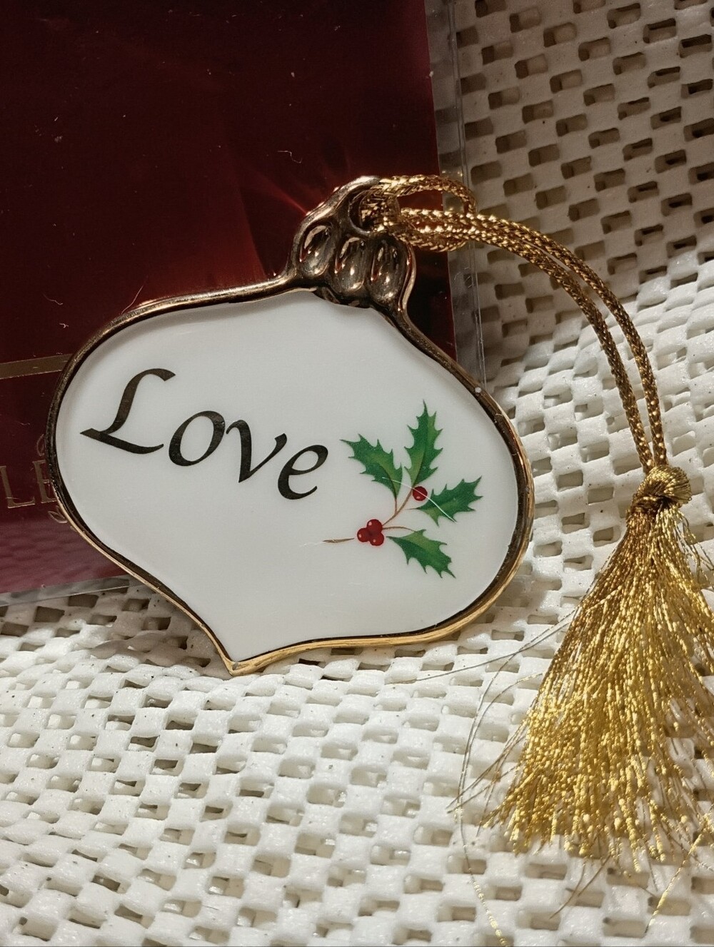 LENOX Ornament LOVE Charm ❤️ 24K GOLD 🥇 2.5" Porcelain  BRAND-NEW w/tags 🎄